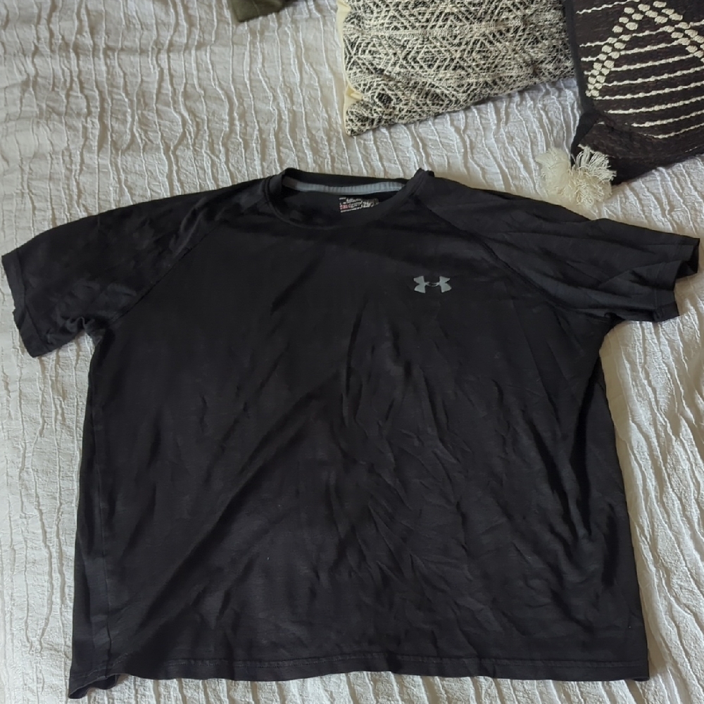 Under Armour Men's Charcoal Tee